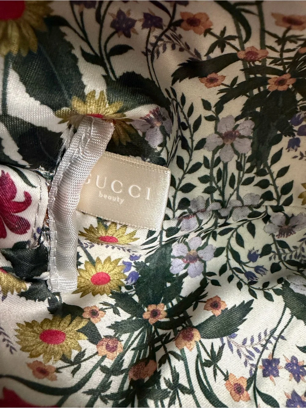 Gucci Beauty flora pouch